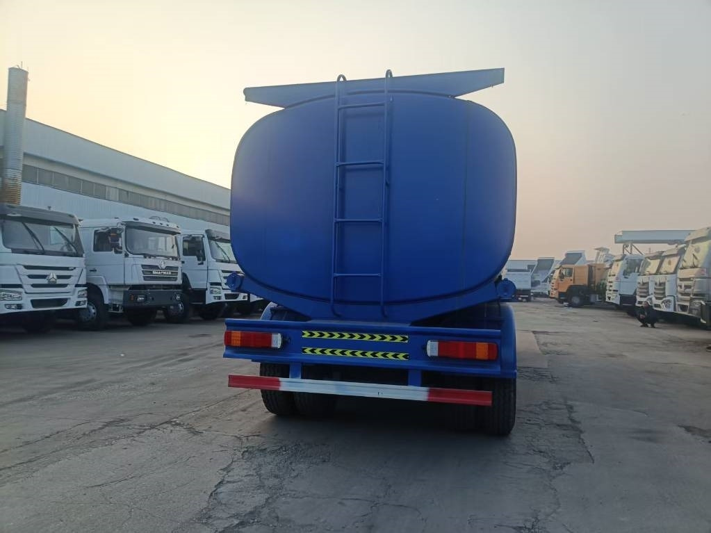 Tanker truck Howo 371 6x4: picture 9