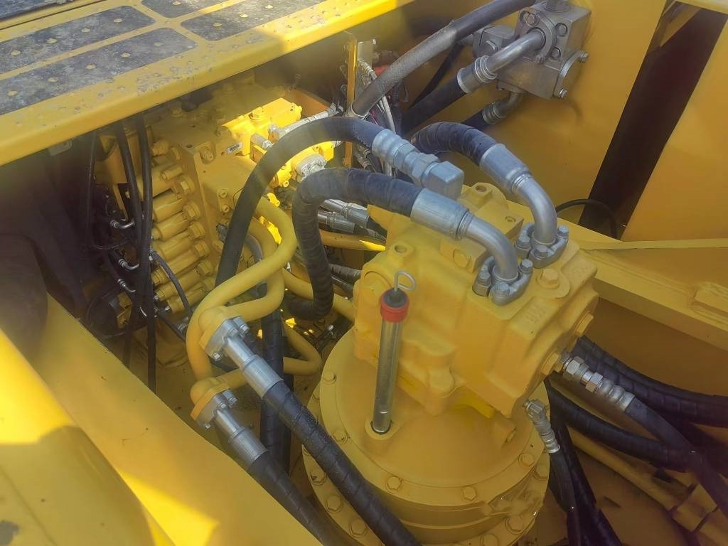 Komatsu PC450-8 - Crawler excavator: picture 4 Komatsu PC450-8 - Crawler excavator: picture 4