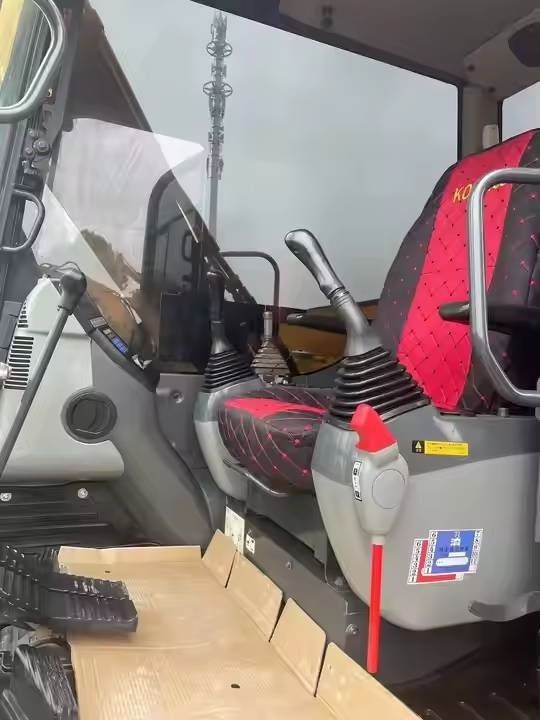 Komatsu PC70-8 - Mini excavator: picture 4 Komatsu PC70-8 - Mini excavator: picture 4