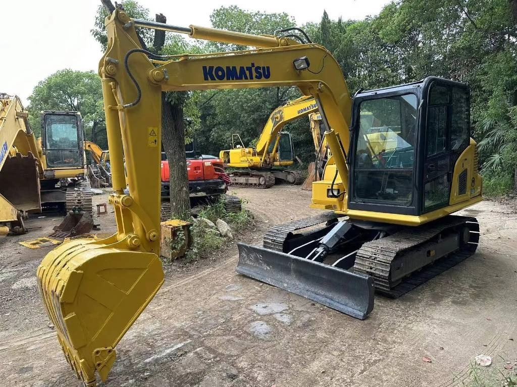 Komatsu PC70-8 - Mini excavator: picture 2 Komatsu PC70-8 - Mini excavator: picture 2