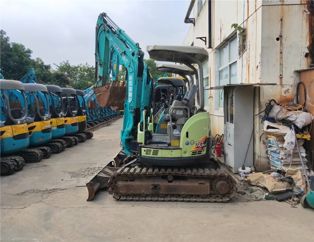 Yanmar Vio 30 - Mini excavator: picture 2 Yanmar Vio 30 - Mini excavator: picture 2
