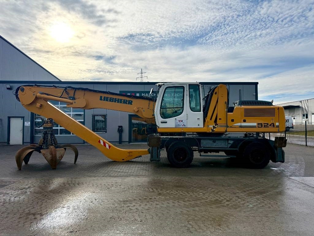 Liebherr A 924 C Litronic - Waste/ Industry handler: picture 2 Liebherr A 924 C Litronic - Waste/ Industry handler: picture 2
