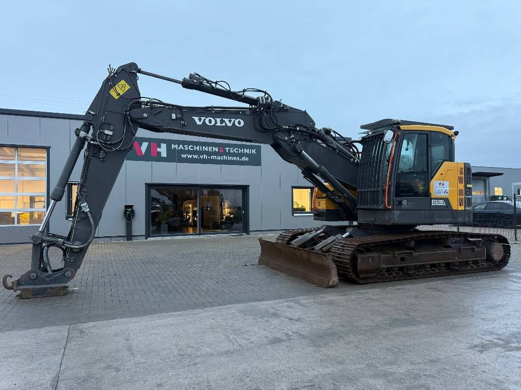 Volvo ECR 235 - Crawler excavator: picture 1 Volvo ECR 235 - Crawler excavator: picture 1