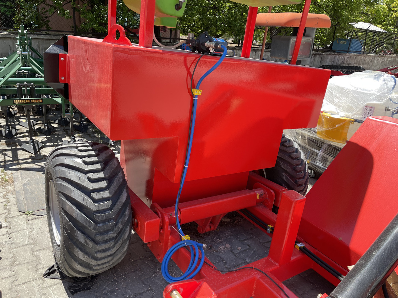 SOIL MASTER COMPOST TURNER MACHINE (COMPOST MIXER) - Tedder/ Rake: picture 5 SOIL MASTER COMPOST TURNER MACHINE (COMPOST MIXER) - Tedder/ Rake: picture 5