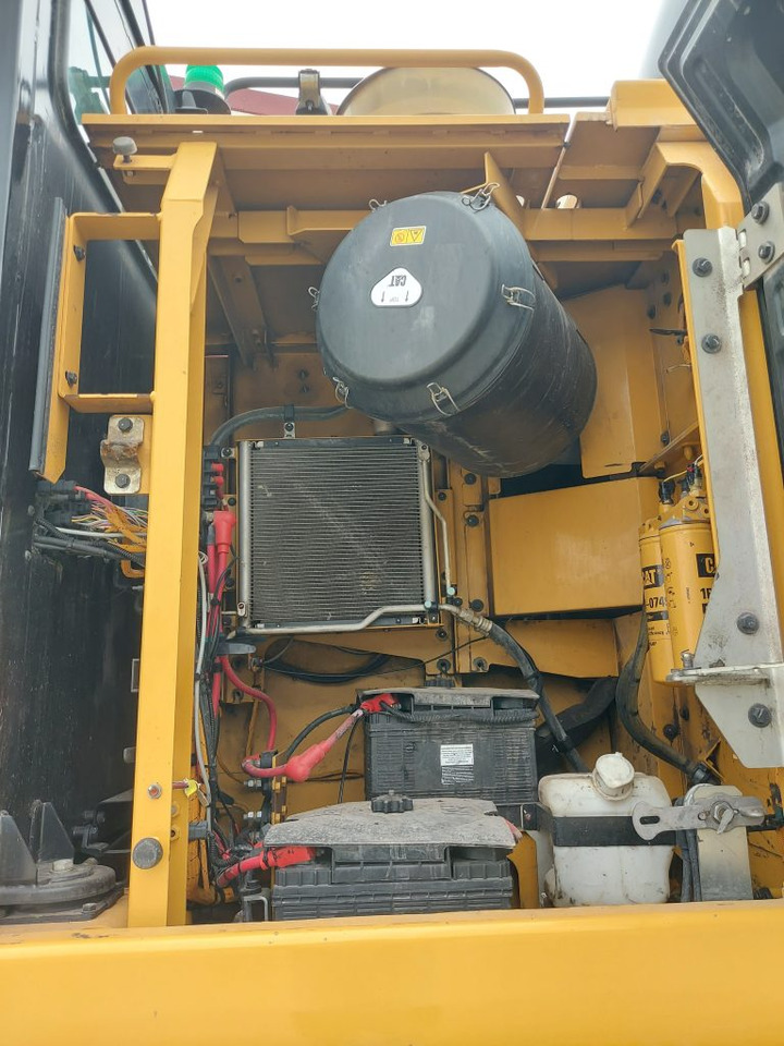Crawler excavator CATERPILLAR 349ELME: picture 8