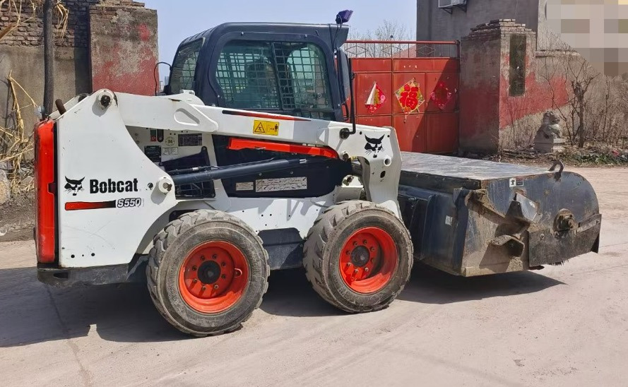 BOBCAT S550 - Skid steer loader: picture 2 BOBCAT S550 - Skid steer loader: picture 2