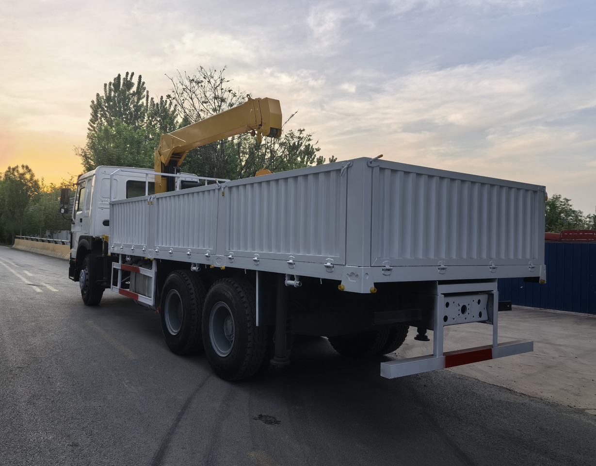 HOWO 371HP CRANE TRUCK - Crane truck: picture 4 HOWO 371HP CRANE TRUCK - Crane truck: picture 4