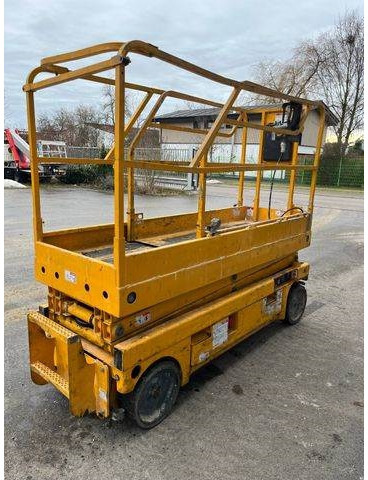 Haulotte Compact 8 - Scherenarbeitsbühne 8,2m, BJ 2021 - Scissor lift: picture 4 Haulotte Compact 8 - Scherenarbeitsbühne 8,2m, BJ 2021 - Scissor lift: picture 4