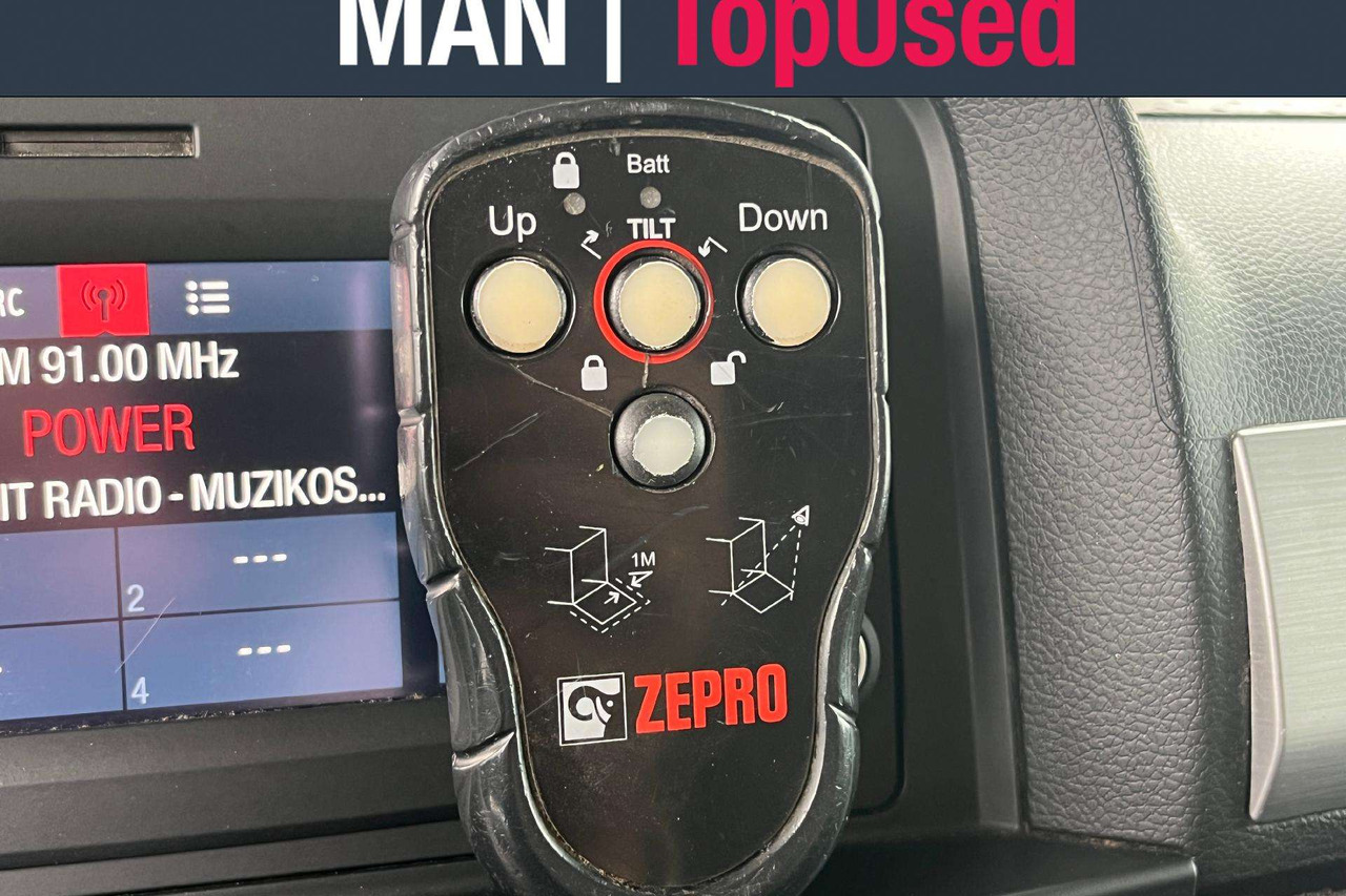 Refrigerator truck MAN 26.420 6x2-4 THERMO KING (8518): picture 12