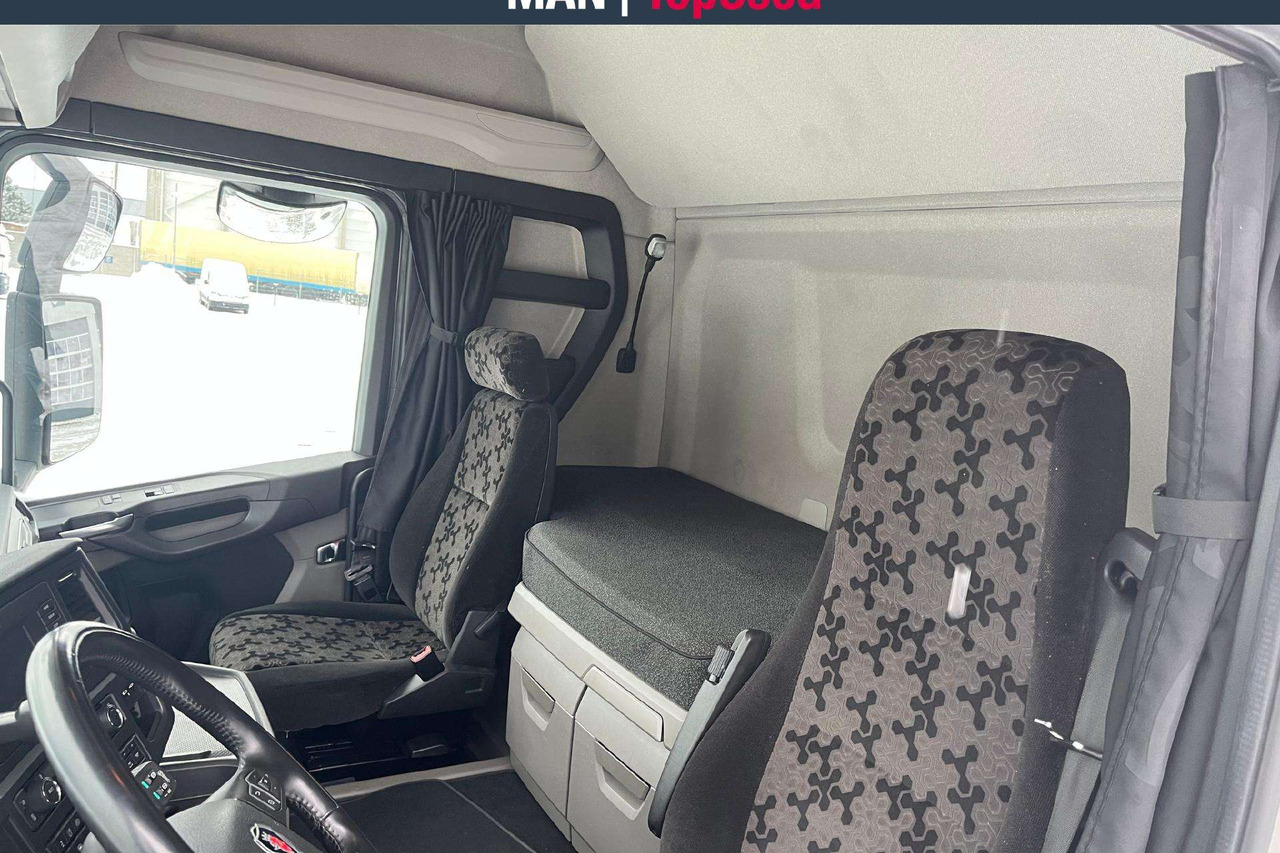 Scania R460 (9582) - Tractor unit: picture 5 Scania R460 (9582) - Tractor unit: picture 5