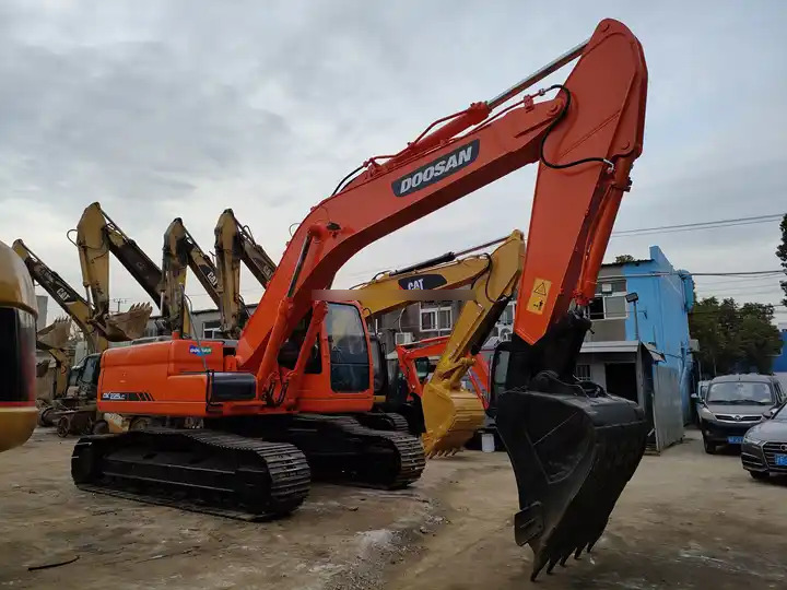 2023 Year Doosan Excavator Dx225 22t Dx225lc Crawler Excavator In Fresh Stock In Shanghai - Crawler excavator: picture 4 2023 Year Doosan Excavator Dx225 22t Dx225lc Crawler Excavator In Fresh Stock In Shanghai - Crawler excavator: picture 4