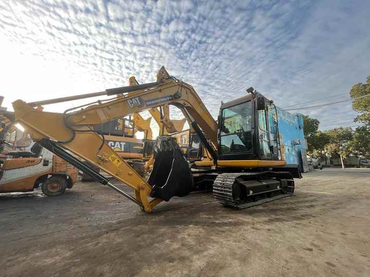 7 Ton Caterpillar Mini Excavator Cat 307c 307d With Rubber Tracks And Hydraulic Blade in Shanghai - Crawler excavator: picture 2 7 Ton Caterpillar Mini Excavator Cat 307c 307d With Rubber Tracks And Hydraulic Blade in Shanghai - Crawler excavator: picture 2