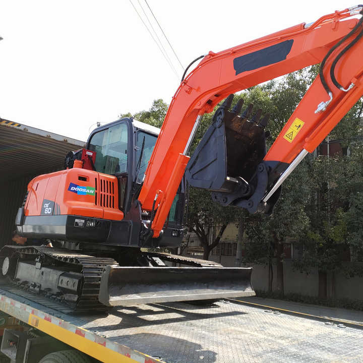 Awesome Performance Korea Imported Small Scale Used Doosan Excavator Dx60 Dx225 Dh60 Dh55 - Crawler excavator: picture 1 Awesome Performance Korea Imported Small Scale Used Doosan Excavator Dx60 Dx225 Dh60 Dh55 - Crawler excavator: picture 1