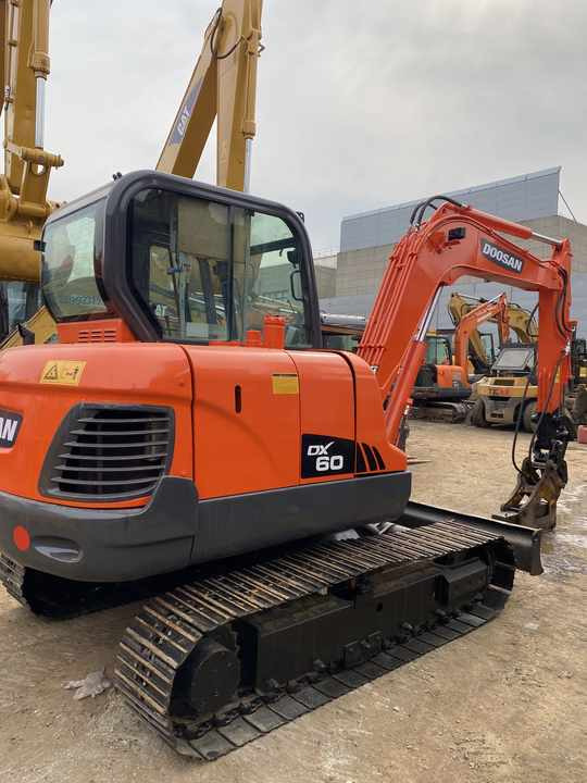 Awesome Performance Korea Imported Small Scale Used Doosan Excavator Dx60 Dx225 Dh60 Dh55 - Crawler excavator: picture 2 Awesome Performance Korea Imported Small Scale Used Doosan Excavator Dx60 Dx225 Dh60 Dh55 - Crawler excavator: picture 2