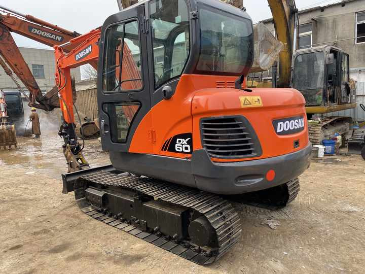 Awesome Performance Korea Imported Small Scale Used Doosan Excavator Dx60 Dx225 Dh60 Dh55 - Crawler excavator: picture 4 Awesome Performance Korea Imported Small Scale Used Doosan Excavator Dx60 Dx225 Dh60 Dh55 - Crawler excavator: picture 4
