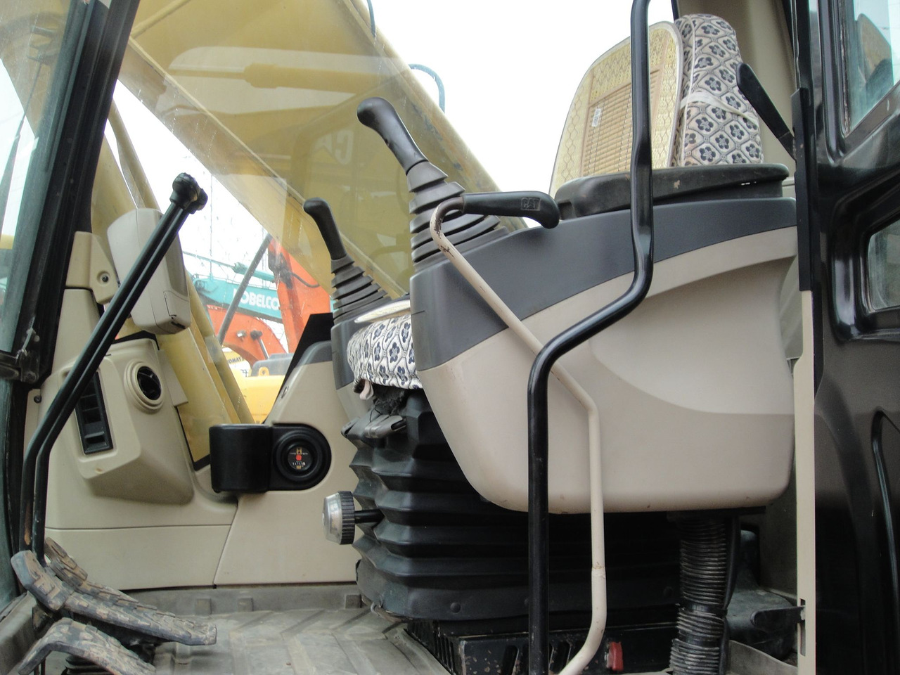 Construction Heavy Machinery Cat 320CL 20 ton Excavator Machine CAT CAT320CL in stock - Crawler excavator: picture 2 Construction Heavy Machinery Cat 320CL 20 ton Excavator Machine CAT CAT320CL in stock - Crawler excavator: picture 2