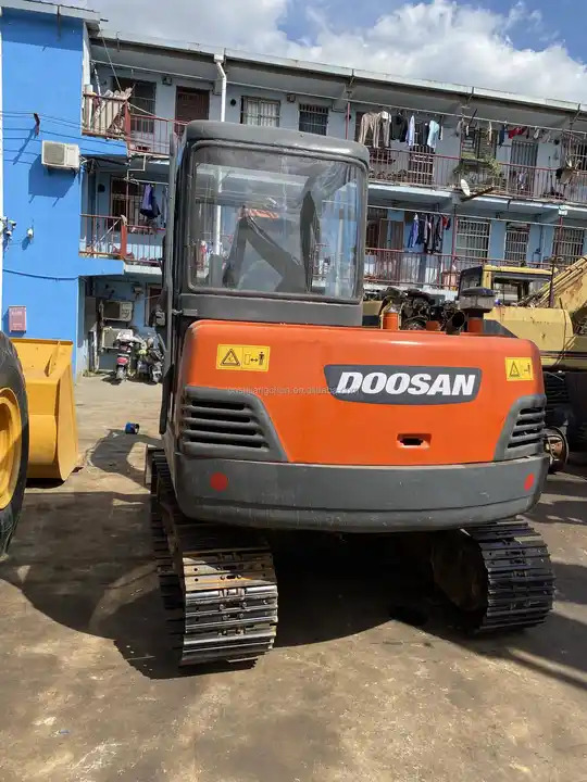 Doosan DH55-V Used Excavator Crawler Excavator Second Hand Japan Engine DH55-V Doosan Excavator in stock for sale - Mini excavator: picture 3 Doosan DH55-V Used Excavator Crawler Excavator Second Hand Japan Engine DH55-V Doosan Excavator in stock for sale - Mini excavator: picture 3