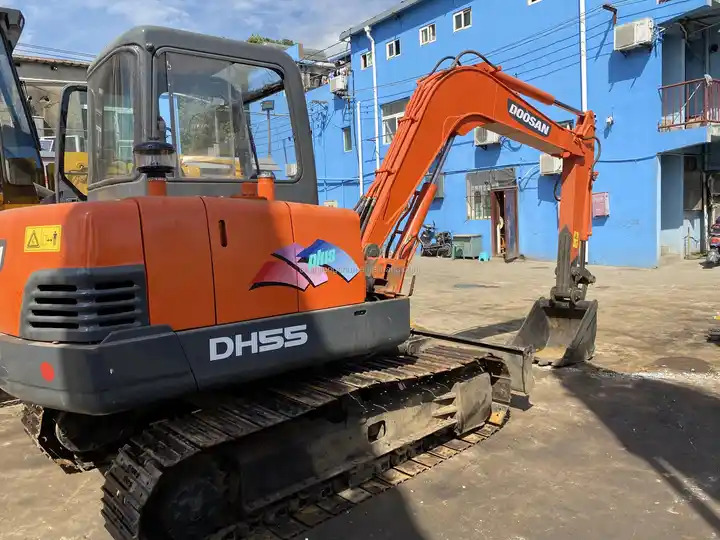 Doosan DH55-V Used Excavator Crawler Excavator Second Hand Japan Engine DH55-V Doosan Excavator in stock for sale - Mini excavator: picture 5 Doosan DH55-V Used Excavator Crawler Excavator Second Hand Japan Engine DH55-V Doosan Excavator in stock for sale - Mini excavator: picture 5