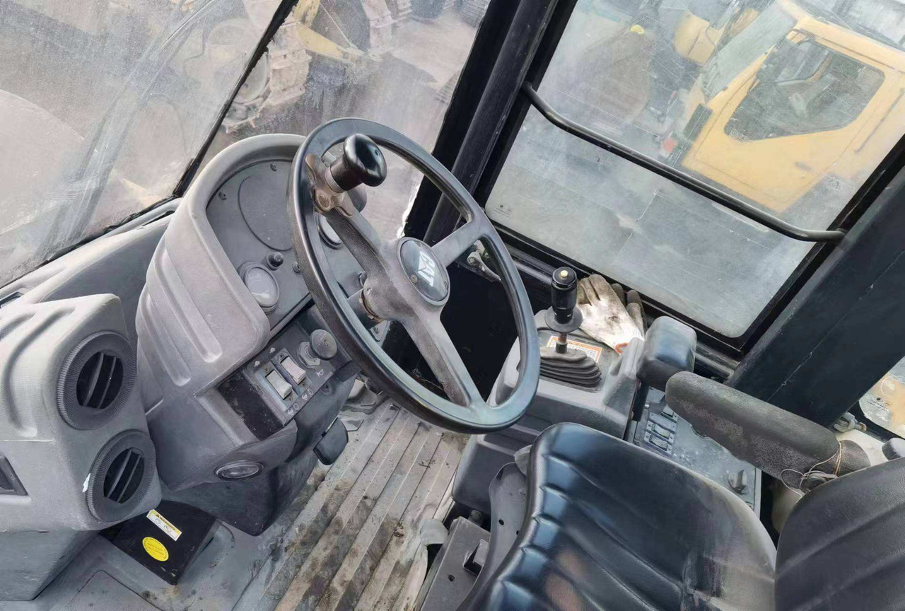 Good Quality Road Roller Caterpillar Cs683e Used Original Japan Road Roller Cat Cs683e Caterpillar Compactor Rollers - Road roller: picture 2 Good Quality Road Roller Caterpillar Cs683e Used Original Japan Road Roller Cat Cs683e Caterpillar Compactor Rollers - Road roller: picture 2