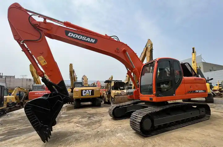 High Quality Korea Made 2019 Year Doosan Brand Dx225 Dx225lc Dx225lca Crawler Excavator - Crawler excavator: picture 3 High Quality Korea Made 2019 Year Doosan Brand Dx225 Dx225lc Dx225lca Crawler Excavator - Crawler excavator: picture 3