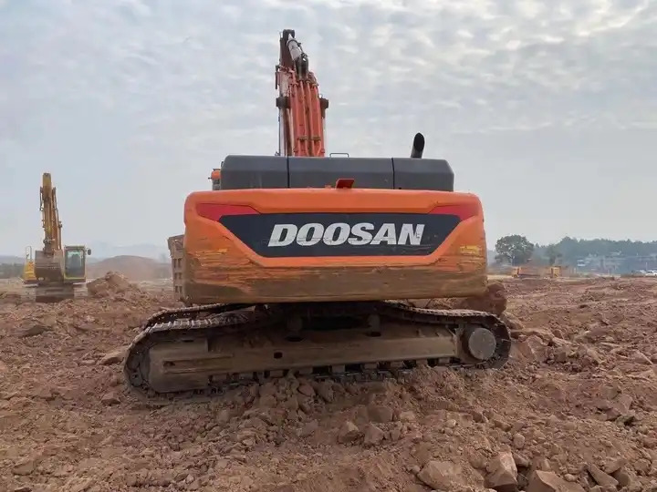 High Quality Second Hand Doosan Dx420 Excavator,Efficient,Energy-saving,And Suitable For Crushing Used Hand Excavators - Crawler excavator: picture 2 High Quality Second Hand Doosan Dx420 Excavator,Efficient,Energy-saving,And Suitable For Crushing Used Hand Excavators - Crawler excavator: picture 2
