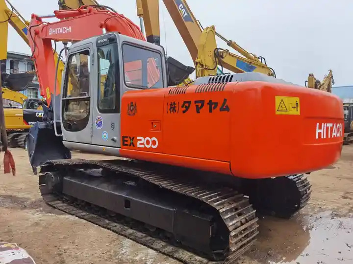 Japan Made Used Excavator Hitachi Ex200-1,Ex200 With Good Condition And Best Price Excavator Machine in Shanghai - Crawler excavator: picture 5 Japan Made Used Excavator Hitachi Ex200-1,Ex200 With Good Condition And Best Price Excavator Machine in Shanghai - Crawler excavator: picture 5