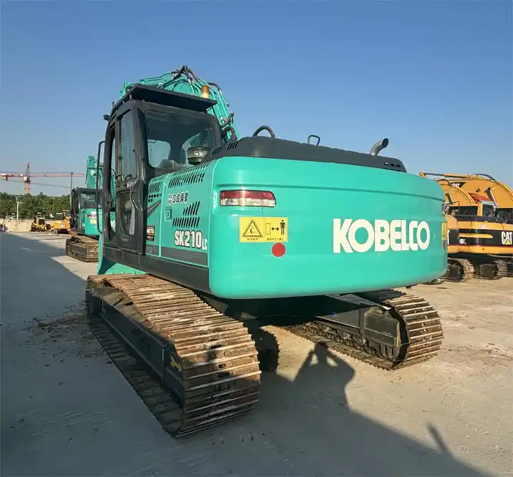Japan Surplus Construction Excavator Kobelco Sk210 Sk230 Crawler Excavator With Hammer Pipe In Shanghai - Crawler excavator: picture 2 Japan Surplus Construction Excavator Kobelco Sk210 Sk230 Crawler Excavator With Hammer Pipe In Shanghai - Crawler excavator: picture 2