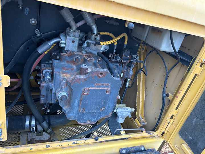 Japan Used komatsu Excavator Model PC800 PC700 PC460 Mining Excavator Excellent Condition with Good Price for Sale - Crawler excavator: picture 5 Japan Used komatsu Excavator Model PC800 PC700 PC460 Mining Excavator Excellent Condition with Good Price for Sale - Crawler excavator: picture 5