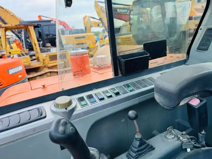 Nice Performance 6t Small Used Excavator,Original Korea Doosan Used Excavators Doosan Dx60 For Sale In Shanghai - Crawler excavator: picture 5 Nice Performance 6t Small Used Excavator,Original Korea Doosan Used Excavators Doosan Dx60 For Sale In Shanghai - Crawler excavator: picture 5