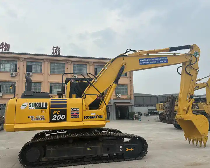Excavator PC220 240 20ton Medium Used Komatsu PC200 Excavator for Various Working Environments: picture 1