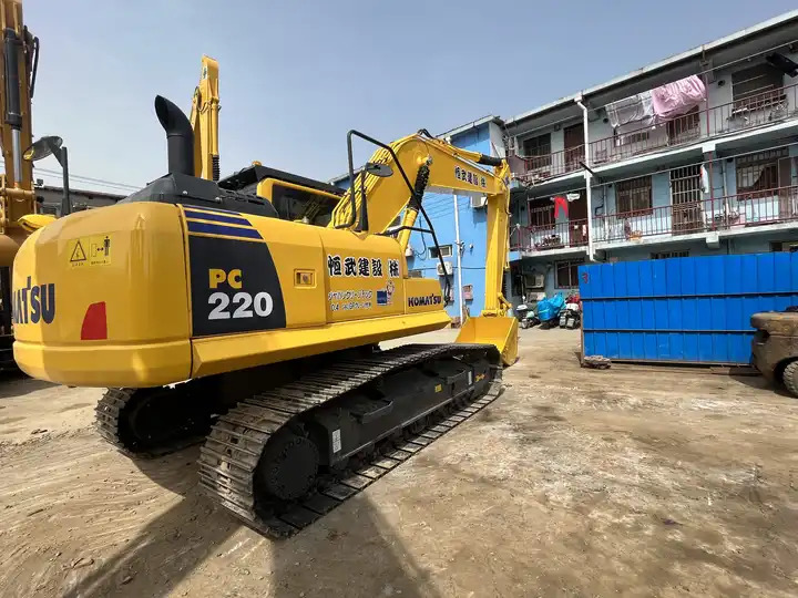 PC220-8 USED EXCAVATOR Good Condition Komatsu PC 200 Original Japan Cheap Used Excavators Used Original Japan Komatsu pc200-8 - Crawler excavator: picture 4 PC220-8 USED EXCAVATOR Good Condition Komatsu PC 200 Original Japan Cheap Used Excavators Used Original Japan Komatsu pc200-8 - Crawler excavator: picture 4