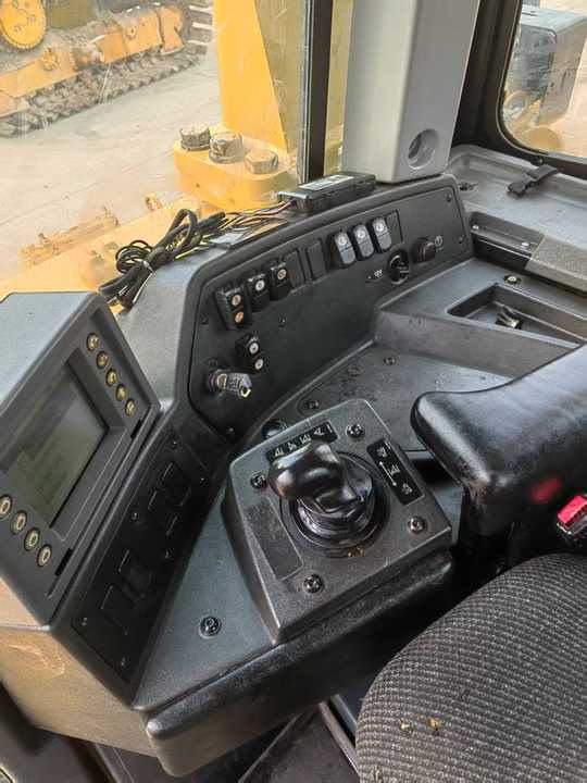 USA Original Used Caterpillar D8T Crawler Bulldozer Second Hand CAT D8T Bulldozer In Stock - Bulldozer: picture 2 USA Original Used Caterpillar D8T Crawler Bulldozer Second Hand CAT D8T Bulldozer In Stock - Bulldozer: picture 2