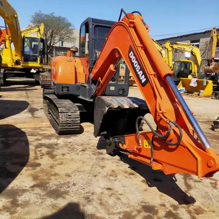 Used Doosan Machinery for Sale Mini excavator DH55-V DH60-7 for sale Fast Delivery Competitive Price Digger Hydraulic Excavator - Crawler excavator: picture 1 Used Doosan Machinery for Sale Mini excavator DH55-V DH60-7 for sale Fast Delivery Competitive Price Digger Hydraulic Excavator - Crawler excavator: picture 1