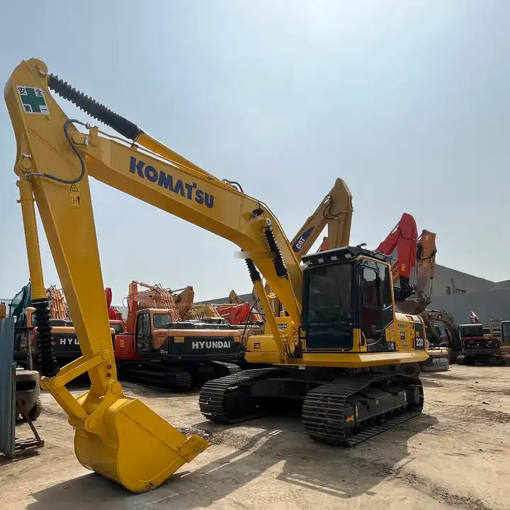 Used Japan Komatsu Pc220-8 Komatsu 20 Ton Excavator With High Quality/komatsu 220 Excavator At Low Price - Excavator: picture 1 Used Japan Komatsu Pc220-8 Komatsu 20 Ton Excavator With High Quality/komatsu 220 Excavator At Low Price - Excavator: picture 1