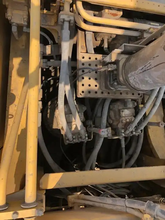 Used Komatsu PC700 Excavator Low Price for Sale Used Excavator PC220 PC200 PC240 PC650 PC700 PC800 - Excavator: picture 2 Used Komatsu PC700 Excavator Low Price for Sale Used Excavator PC220 PC200 PC240 PC650 PC700 PC800 - Excavator: picture 2