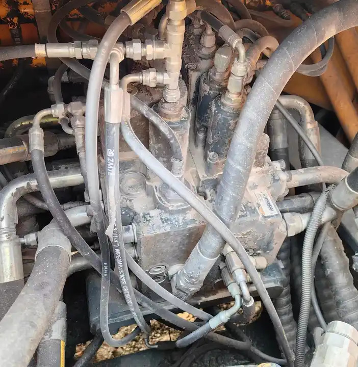 Used Korean Hyundai Excavator 305 Automatic Second Hand Hyundai R305 Excavator Used Hyundai R305lc-9t Crawler Excavator - Crawler excavator: picture 4 Used Korean Hyundai Excavator 305 Automatic Second Hand Hyundai R305 Excavator Used Hyundai R305lc-9t Crawler Excavator - Crawler excavator: picture 4