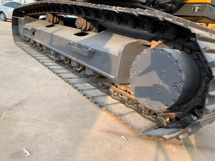 Used Original Volvo Excavator EC210B machinery in stock for sale with high quality and good price - Crawler excavator: picture 5 Used Original Volvo Excavator EC210B machinery in stock for sale with high quality and good price - Crawler excavator: picture 5