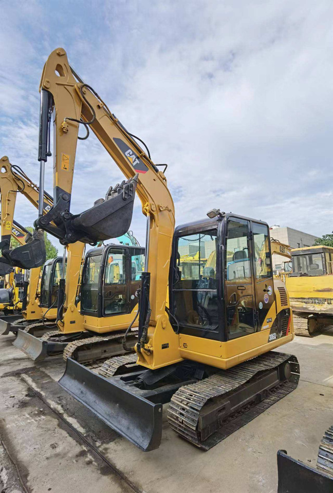 Used cat mini excavator 306D 302.5 6ton 2.5ton free shipping with mini excavator bucket - Crawler excavator: picture 5 Used cat mini excavator 306D 302.5 6ton 2.5ton free shipping with mini excavator bucket - Crawler excavator: picture 5