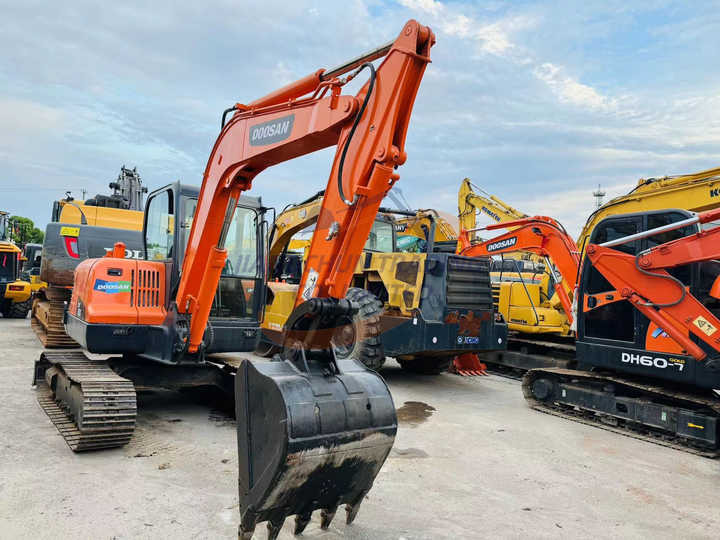 Used excavator doosan dx60 excavators earth-moving machinery doosan dx60 dx80 dx75 dx225 dh60 dh60-7for sale - Crawler excavator: picture 2 Used excavator doosan dx60 excavators earth-moving machinery doosan dx60 dx80 dx75 dx225 dh60 dh60-7for sale - Crawler excavator: picture 2