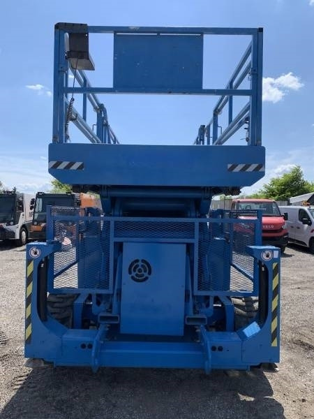 Genie GS5390 - 18m - 4x4 - Diesel - Scissor lift: picture 3 Genie GS5390 - 18m - 4x4 - Diesel - Scissor lift: picture 3