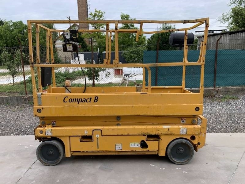 Haulotte Compact 8 - 8m, electric - Scissor lift: picture 5 Haulotte Compact 8 - 8m, electric - Scissor lift: picture 5