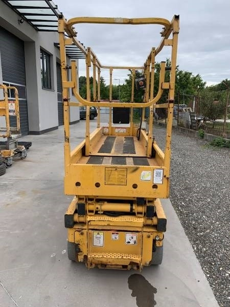 Haulotte Compact 8 - 8m, electric - Scissor lift: picture 3 Haulotte Compact 8 - 8m, electric - Scissor lift: picture 3