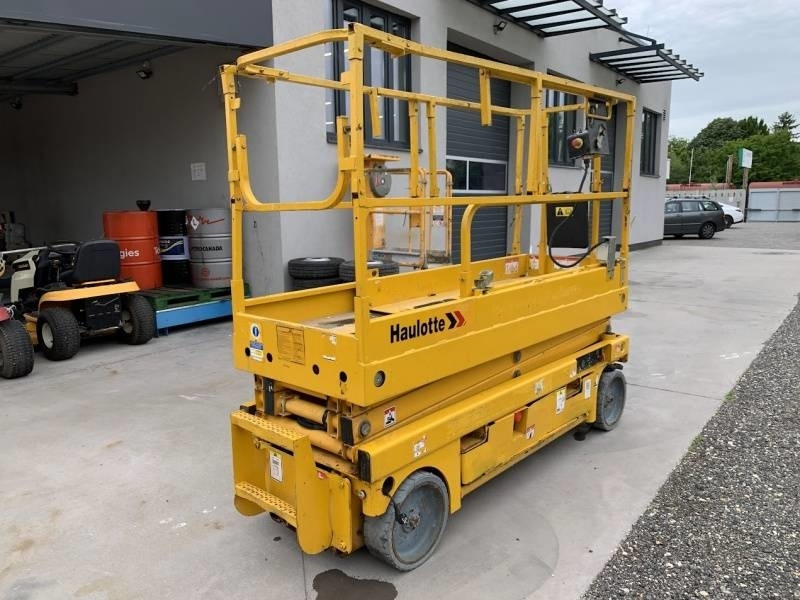 Haulotte Compact 8 - 8m, electric - Scissor lift: picture 2 Haulotte Compact 8 - 8m, electric - Scissor lift: picture 2