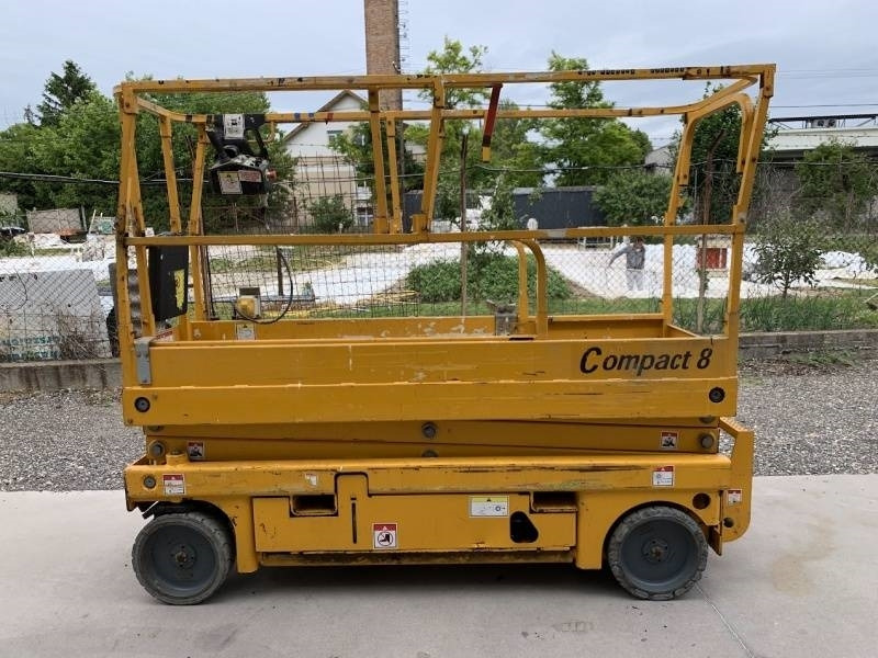 Haulotte Compact 8 - 8m, electric - Scissor lift: picture 4 Haulotte Compact 8 - 8m, electric - Scissor lift: picture 4