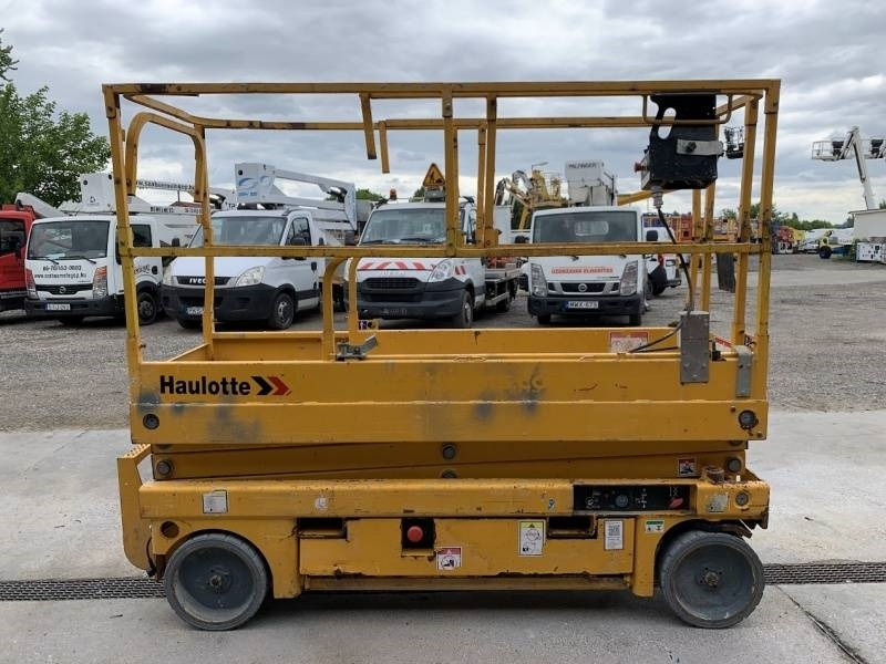 Haulotte Compact 8 - Scissor lift: picture 4 Haulotte Compact 8 - Scissor lift: picture 4