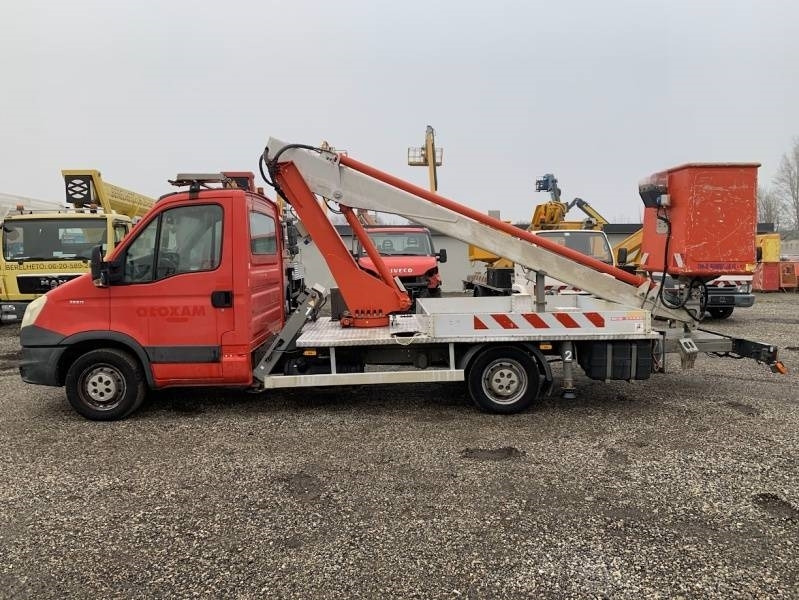 Iveco Daily Multitel 160 ALU DS - 16m - Truck mounted aerial platform: picture 5 Iveco Daily Multitel 160 ALU DS - 16m - Truck mounted aerial platform: picture 5