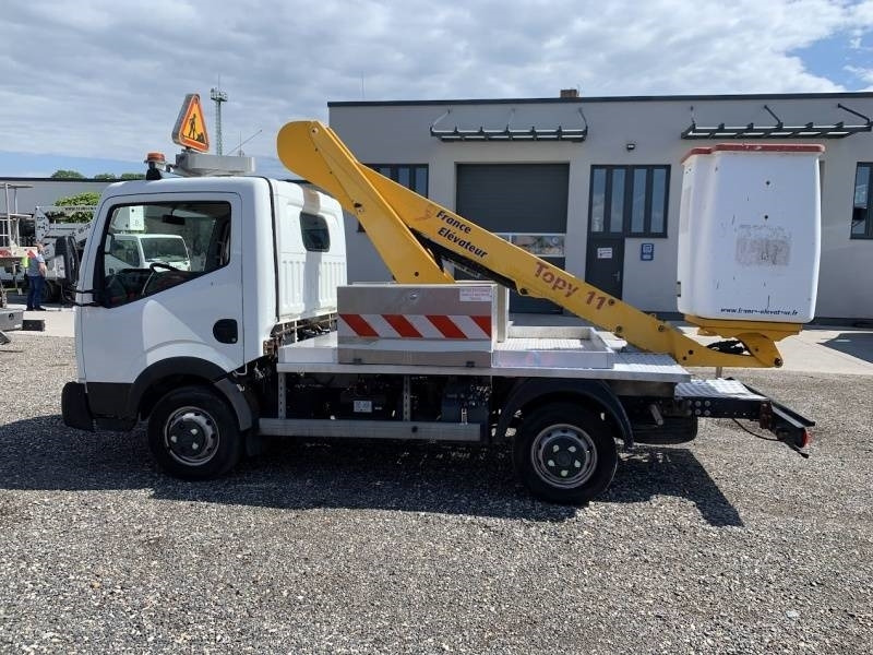 Nissan Cabstar France Elevateur Topy 11 - 11 m - Truck mounted aerial platform: picture 5 Nissan Cabstar France Elevateur Topy 11 - 11 m - Truck mounted aerial platform: picture 5
