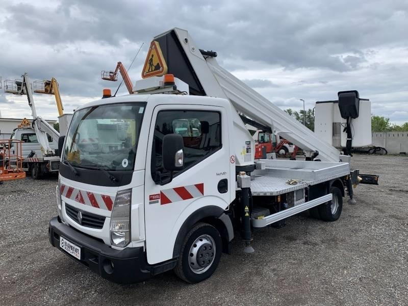 Renault Maxity ISOLI VT60NE - 20m, 250kg - Truck mounted aerial platform: picture 2 Renault Maxity ISOLI VT60NE - 20m, 250kg - Truck mounted aerial platform: picture 2