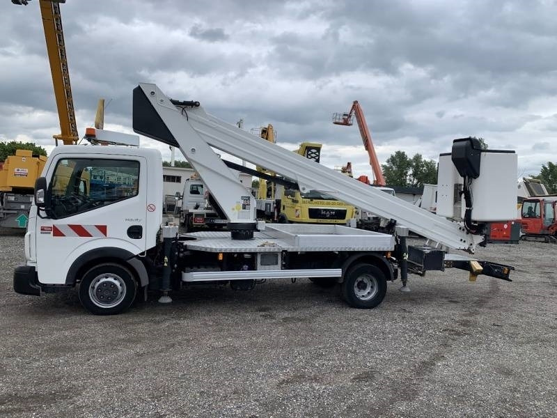 Renault Maxity ISOLI VT60NE - 20m, 250kg - Truck mounted aerial platform: picture 5 Renault Maxity ISOLI VT60NE - 20m, 250kg - Truck mounted aerial platform: picture 5