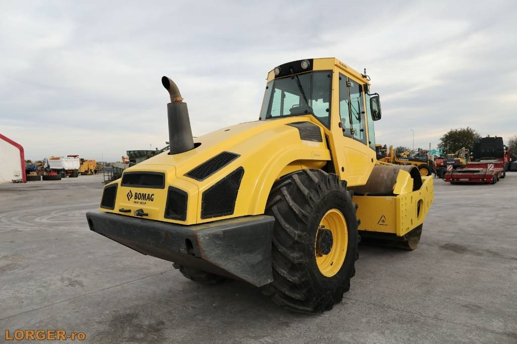 Bomag BW 216 D H-4 - Compactor: picture 3 Bomag BW 216 D H-4 - Compactor: picture 3